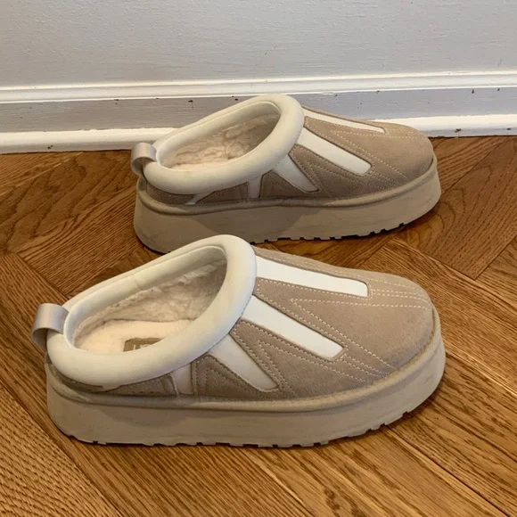 UGG Women's Tazz Sunwave Flats. Size 8 - Picture 4 of 6